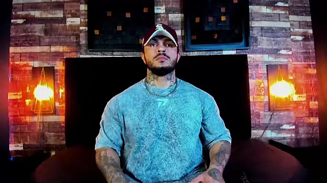 Snapshot of Van_Velckan chatting on 02-15-25, 04:58 Van Velckan online show from 02-15-25, 04:58