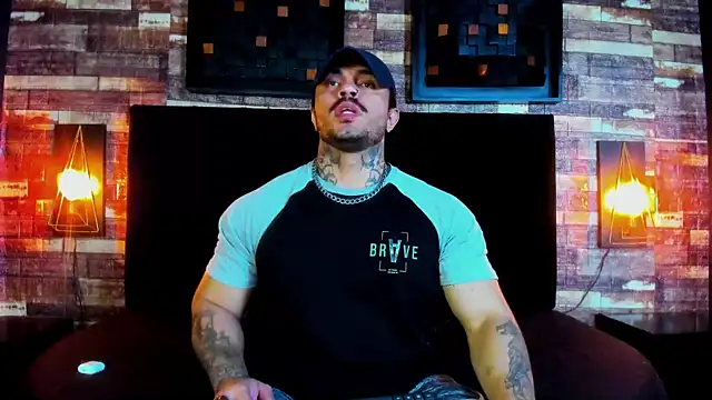 Snapshot of Van_Velckan chatting on 02-20-25, 04:18 Van Velckan online show from 02-20-25, 04:18