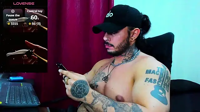 Snapshot of Van_Velckan chatting on 09-18-25, 05:53 Van Velckan online show from 09-18-25, 05:53