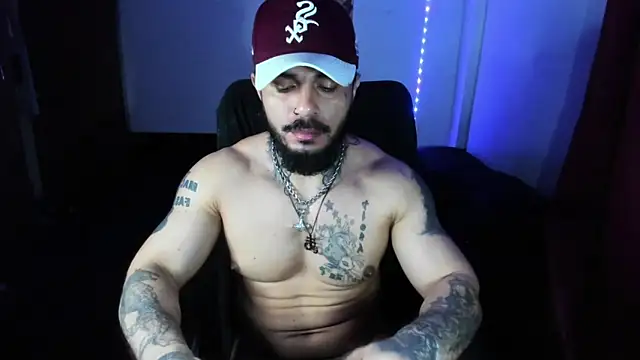 Snapshot of Van_Velckan chatting on 12-01-25, 03:33 Van Velckan online show from 12-01-25, 03:33