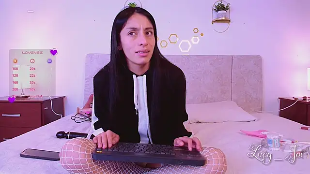 Snapshot of Lucy_joi chatting on 01-11-26, 03:11 Lucy joi online show from 01-11-26, 03:11