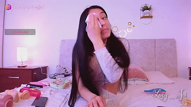 Snapshot of Lucy_joi chatting on 01-12-26, 02:17 Lucy joi online show from 01-12-26, 02:17