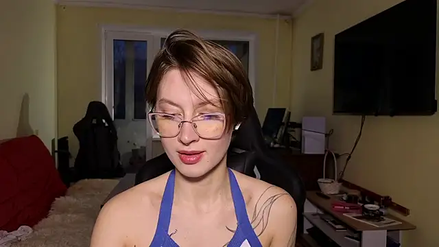 Snapshot of MalvinaBlum chatting on 12-05-25, 01:58 MalvinaBlum online show from 12-05-25, 01:58