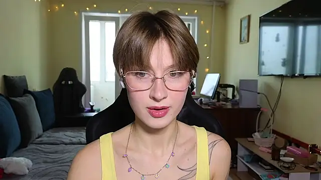 Snapshot of MalvinaBlum chatting on 01-13-26, 06:18 MalvinaBlum online show from 01-13-26, 06:18