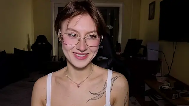 Snapshot of MalvinaBlum chatting on 02-13-26, 02:13 MalvinaBlum online show from 02-13-26, 02:13