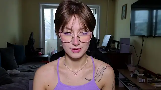 Snapshot of MalvinaBlum chatting on 02-17-26, 07:49 MalvinaBlum online show from 02-17-26, 07:49