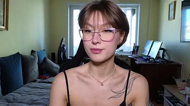 Snapshot of MalvinaBlum chatting on 02-21-26, 07:53 MalvinaBlum online show from 02-21-26, 07:53