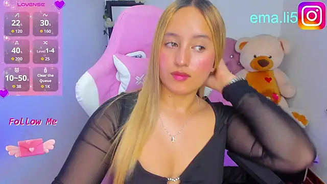 Snapshot of ema_tayy chatting on 06-03-26, 10:04 ema tayy online show from 06-03-26, 10:04