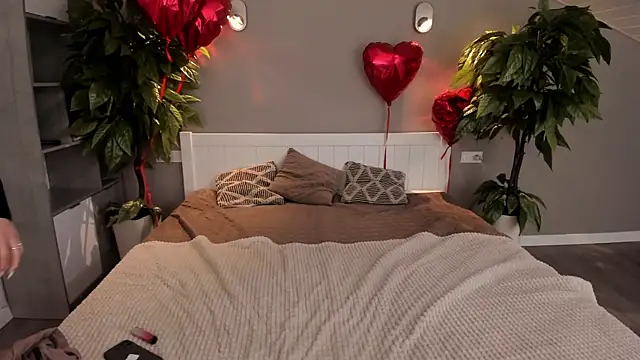 IceDanielles online show from 03-07-25, 05:17