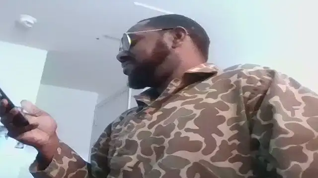 Snapshot of Edwardsbrittany1991 chatting on 03-25-26, 02:56 Edwardsbrittany1991 online show from 03-25-26, 02:56