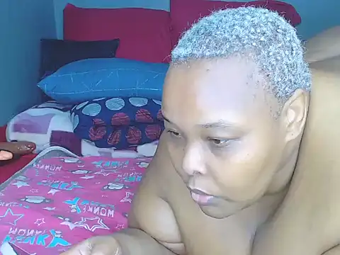 Snapshot of fatafricanqueen chatting on 07-22-26, 07:00 fatafricanqueen online show from 07-22-26, 07:00