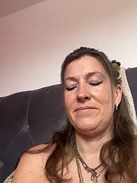 Lwhite1 online show from 04-27-26, 04:05