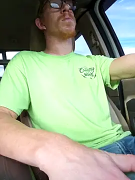 Snapshot of REDHAMMER_ chatting on 11-13-25, 09:14 REDHAMMER online show from 11-13-25, 09:14