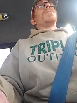 Snapshot of REDHAMMER_ chatting on 02-21-26, 04:08 REDHAMMER online show from 02-21-26, 04:08