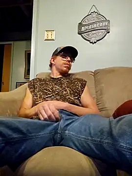 Snapshot of REDHAMMER_ chatting on 03-01-26, 10:34 REDHAMMER online show from 03-01-26, 10:34