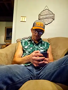 Snapshot of REDHAMMER_ chatting on 03-04-26, 11:22 REDHAMMER online show from 03-04-26, 11:22