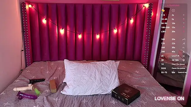 Snapshot of littleebonny chatting on 01-30-25, 12:59 littleebonny online show from 01-30-25, 12:59