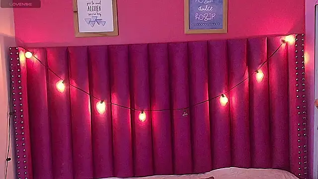 Snapshot of littleebonny chatting on 02-04-25, 01:06 littleebonny online show from 02-04-25, 01:06