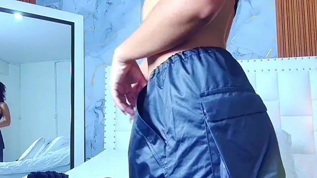 Snapshot of littleebonny chatting on 03-03-25, 07:49 littleebonny online show from 03-03-25, 07:49