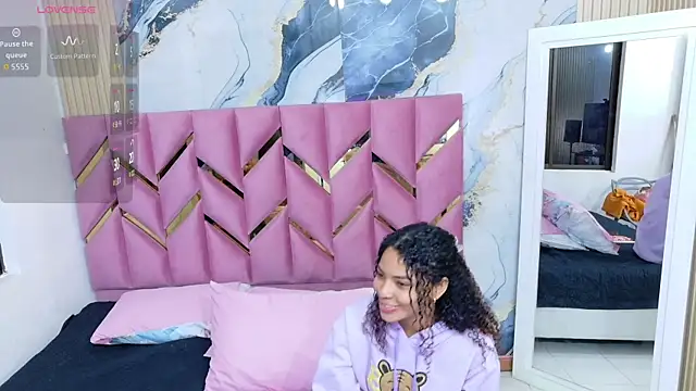 Snapshot of littleebonny chatting on 11-27-25, 12:51 littleebonny online show from 11-27-25, 12:51