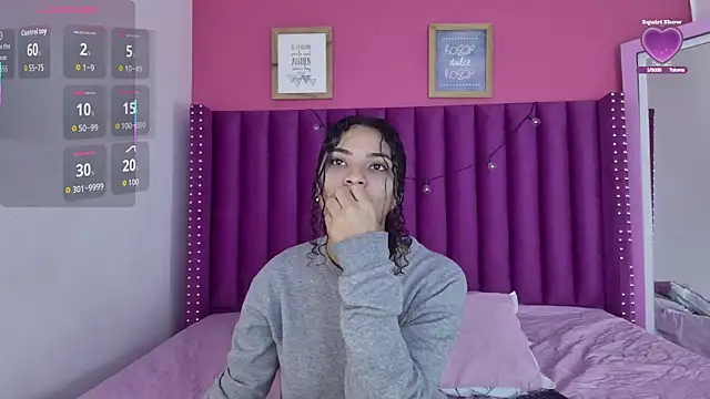 Snapshot of littleebonny chatting on 01-10-26, 01:02 littleebonny online show from 01-10-26, 01:02