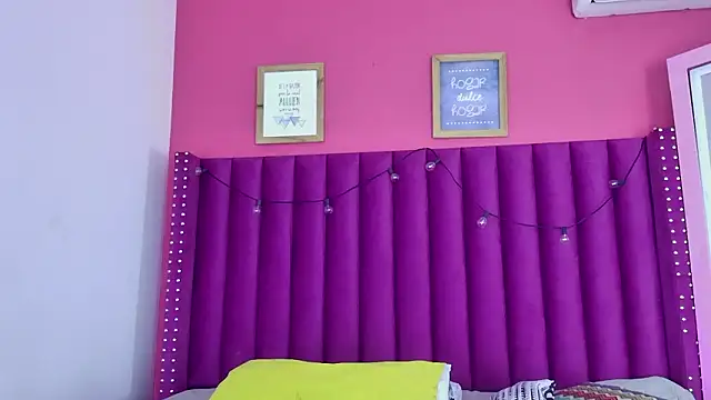 Snapshot of littleebonny chatting on 02-01-26, 08:07 littleebonny online show from 02-01-26, 08:07