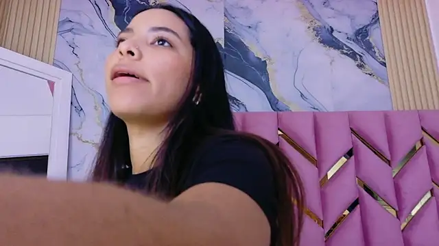 Snapshot of littleebonny chatting on 02-23-26, 01:03 littleebonny online show from 02-23-26, 01:03