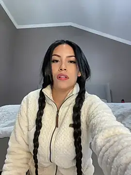 Snapshot of shaarebaare chatting on 12-17-24, 10:11 shaarebaare online show from 12-17-24, 10:11