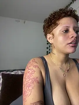 Charlotee  online show from 04-15-26, 08:10