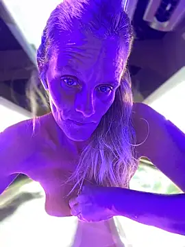 Snapshot of vixendoll87 chatting on 02-28-25, 12:32 vixendoll87 online show from 02-28-25, 12:32