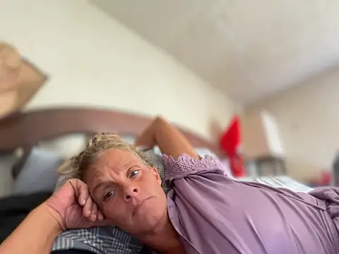 Snapshot of vixendoll87 chatting on 03-10-25, 02:26 vixendoll87 online show from 03-10-25, 02:26