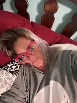 Snapshot of vixendoll87 chatting on 11-01-25, 07:27 vixendoll87 online show from 11-01-25, 07:27