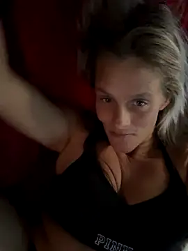 Snapshot of vixendoll87 chatting on 11-13-25, 06:51 vixendoll87 online show from 11-13-25, 06:51