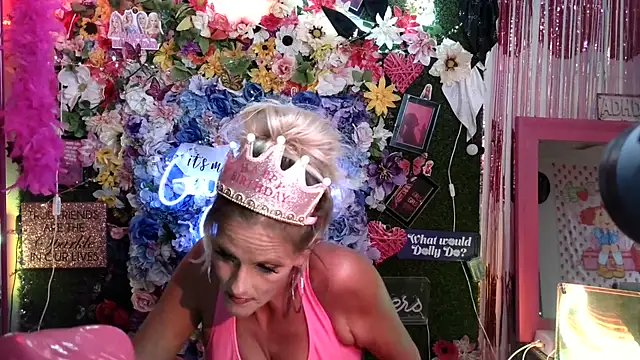 vixendoll87 online show from 08-06-26, 12:01
