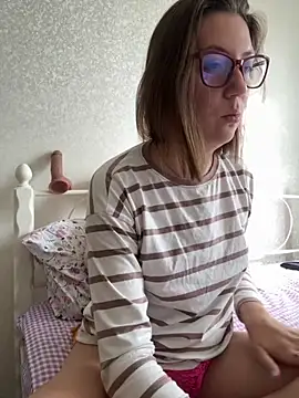 BeatriceTender online show from 09-29-25, 06:07