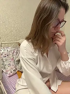 BeatriceTender online show from 03-09-26, 08:35