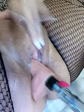 Snapshot of Sexycouplexxx69 chatting on 03-04-25, 11:29 Sexycouplexxx69 online show from 03-04-25, 11:29