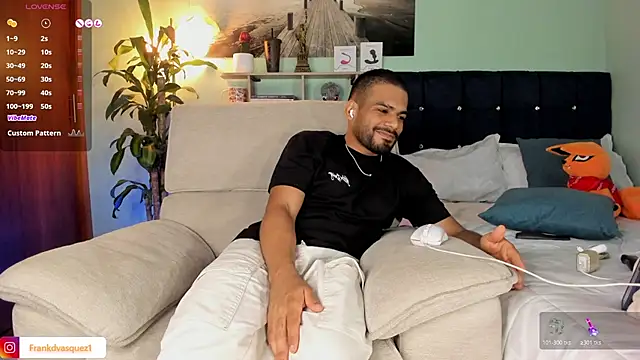 Snapshot of Neganhot_ chatting on 02-12-26, 11:55 Neganhot online show from 02-12-26, 11:55