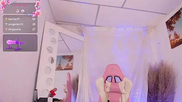 Snapshot of Lissa_petite chatting on 12-22-24, 08:05 Lissa petite online show from 12-22-24, 08:05