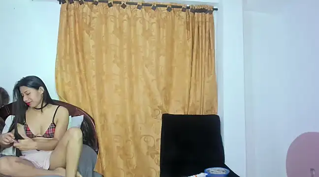 Snapshot of Lissa_petite chatting on 03-03-25, 01:10 Lissa petite online show from 03-03-25, 01:10