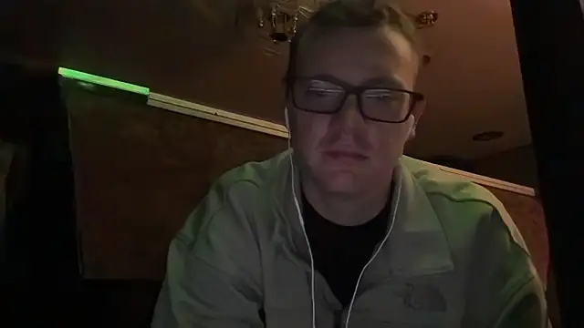 Snapshot of adamseed69 chatting on 10-25-25, 08:55 adamseed69 online show from 10-25-25, 08:55