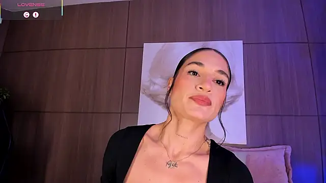 Snapshot of AgattaDuque chatting on 02-01-26, 11:14 AgattaDuque online show from 02-01-26, 11:14