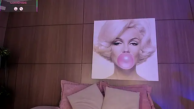 Snapshot of AgattaDuque chatting on 02-13-26, 11:45 AgattaDuque online show from 02-13-26, 11:45