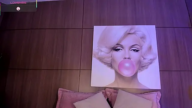 Snapshot of AgattaDuque chatting on 02-15-26, 12:18 AgattaDuque online show from 02-15-26, 12:18