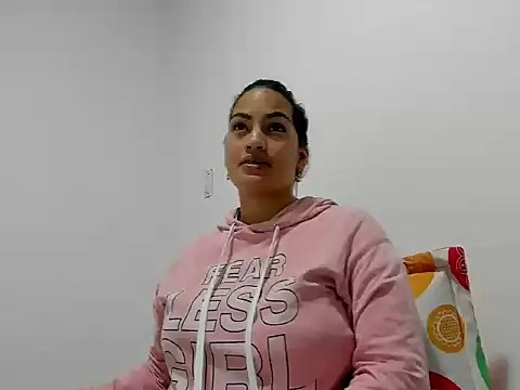 SamanthaBeke online show from 04-28-26, 01:04