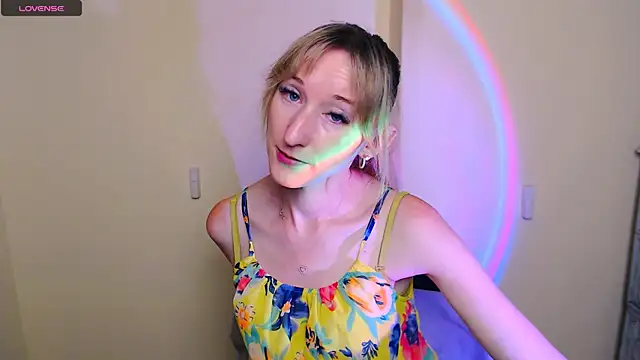 Snapshot of AmandaSell chatting on 07-30-26, 07:29 AmandaSell online show from 07-30-26, 07:29