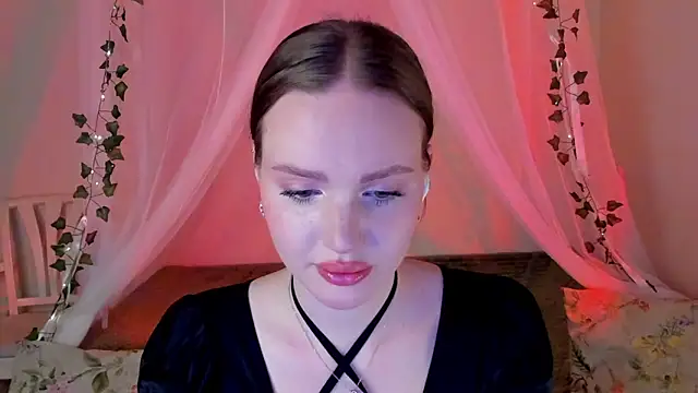 Snapshot of MishkaMe chatting on 12-19-24, 04:24 MishkaMe online show from 12-19-24, 04:24