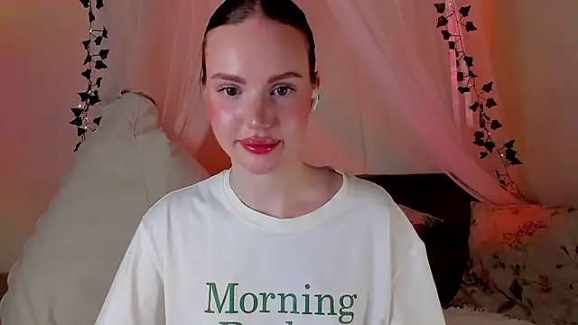 Snapshot of MishkaMe chatting on 02-03-25, 05:56 MishkaMe online show from 02-03-25, 05:56