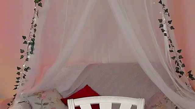 Snapshot of MishkaMe chatting on 03-10-25, 03:52 MishkaMe online show from 03-10-25, 03:52