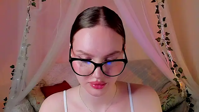 Snapshot of MishkaMe chatting on 03-16-25, 04:56 MishkaMe online show from 03-16-25, 04:56